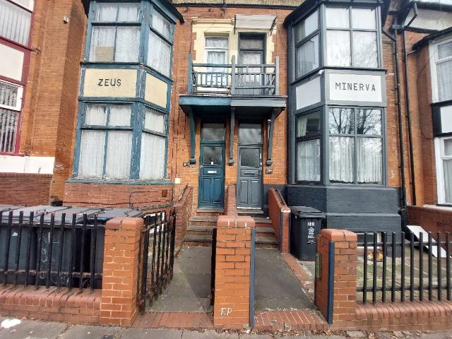 Flat for rent in Spinney Hills, Old Wharf