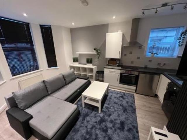 Flat for rent in Lansdowne, Springbourne