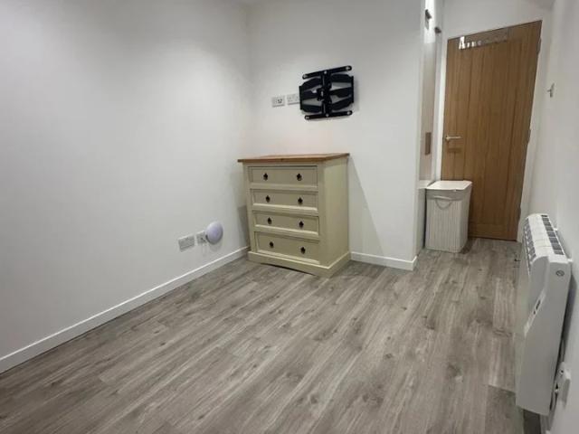 Flat for rent in London Borough of Ealing, Greater London