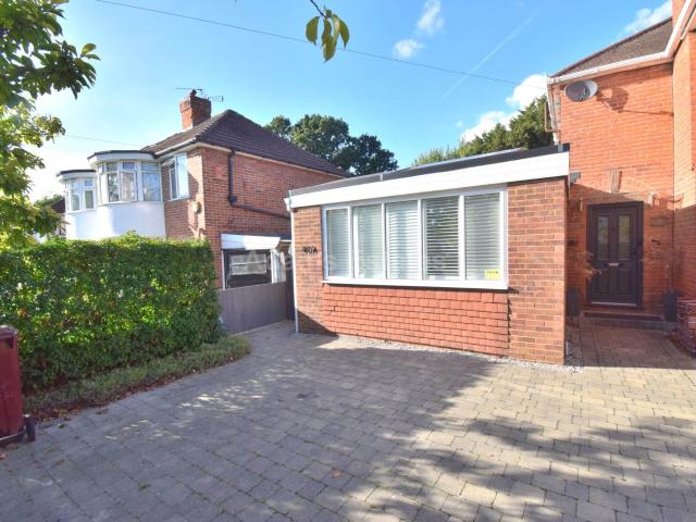 Flat for rent in Whitley, Reading