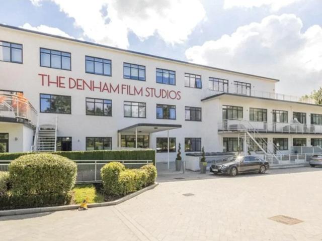 Flat for rent in Denham