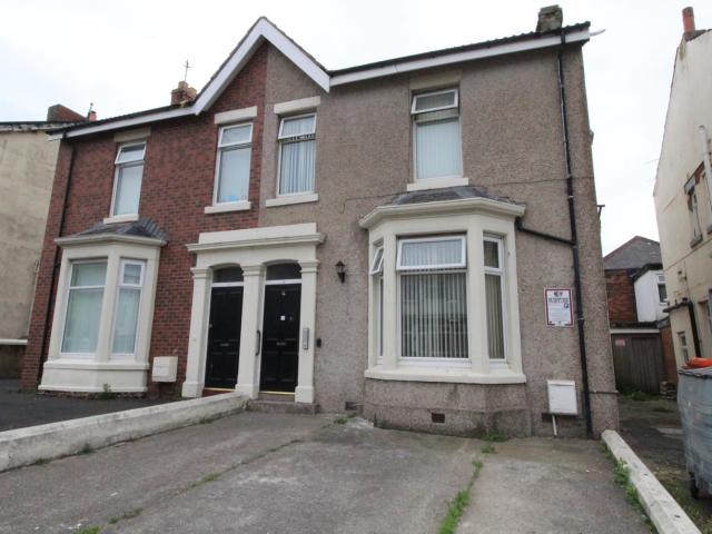 Flat for rent in Foxhall, Blackpool