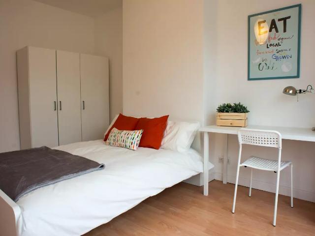 Flat for rent in London Borough of Merton, Mitcham