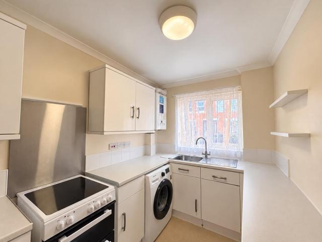 Flat for rent in Berry Hill, Mansfield
