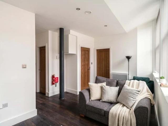 Flat for rent in City Centre, Calderstones