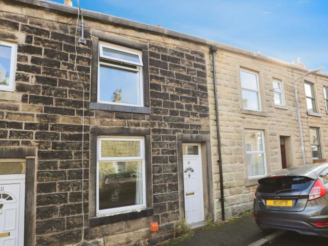 Flat for rent in Nuttall, Bury