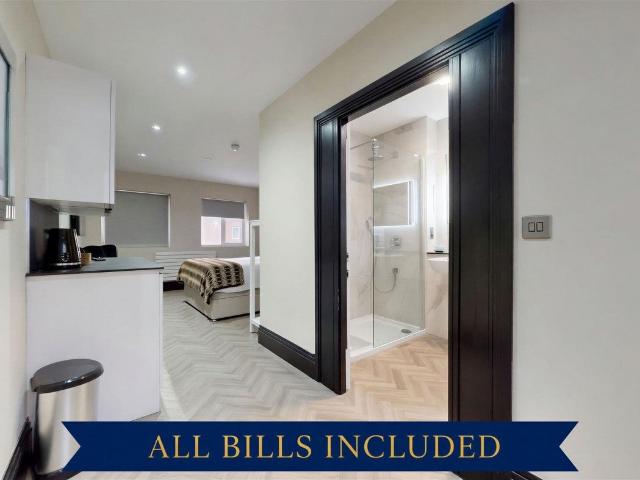 Flat for rent in Southport, Sefton