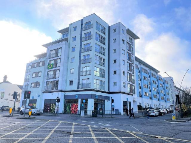 Flat for rent in Woodcote, Epsom
