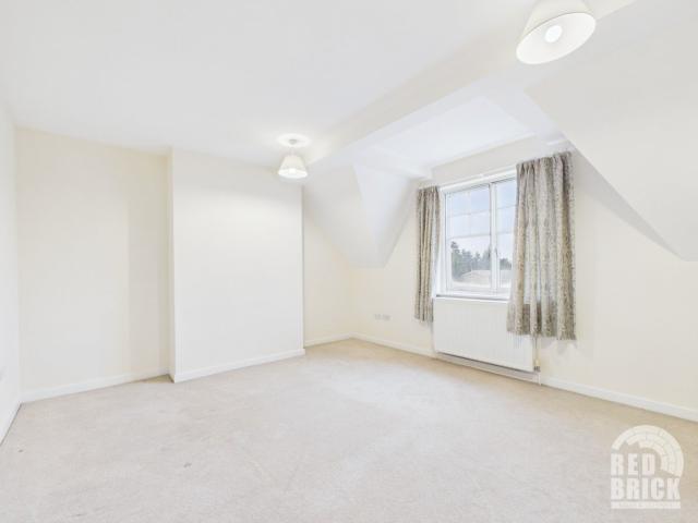 Flat for rent in Dorridge, West Midlands