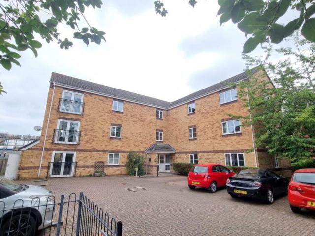 Flat for rent in Elmfield, Leicestershire
