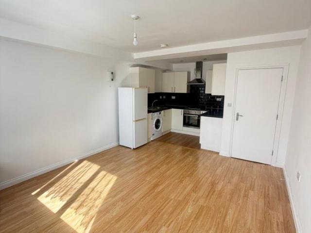 Flat for rent in London Borough of Barking and Dagenham, Greater London