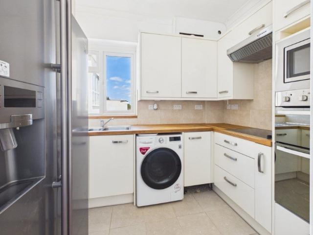 Flat for rent in Gerrards Cross, Denham