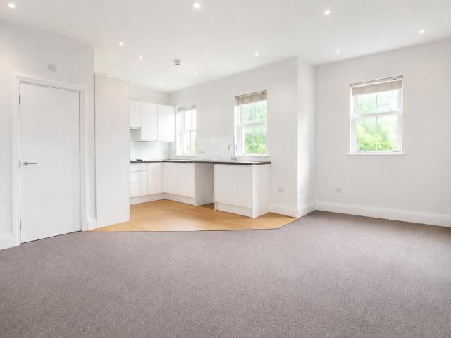 Flat for rent in Winchmore Hill, Edmonton