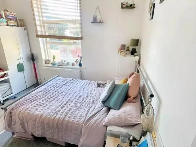 Flat for rent in Church End, Greater London