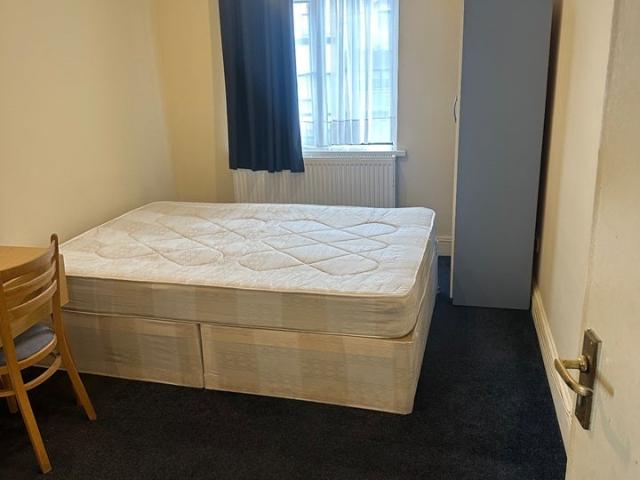Flat for rent in New Southgate, Greater London