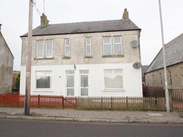 Flat for rent in The Straths, Law