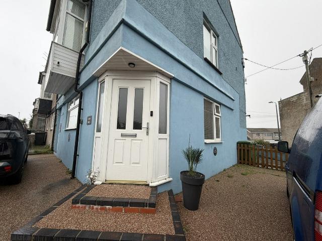 Flat for rent in Llanfaelog, Rhosneigr
