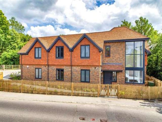 Flat for rent in The Butts, Kent