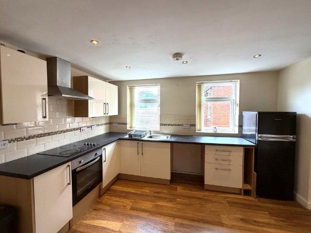 Flat for rent in Landywood, Great Chatwell