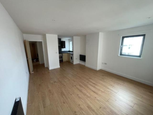Flat for rent in Crockherbtown, Falcon Lodge