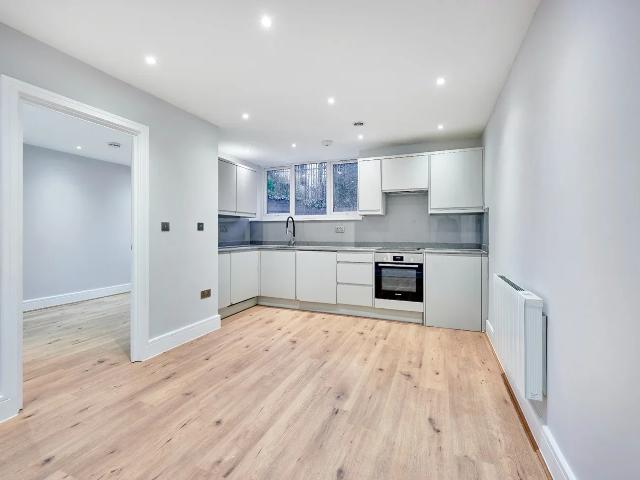 Flat for rent in Borehamwood, Hertsmere