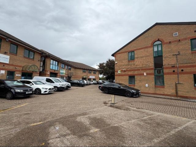 Flat for rent in Ponders End, Greater London
