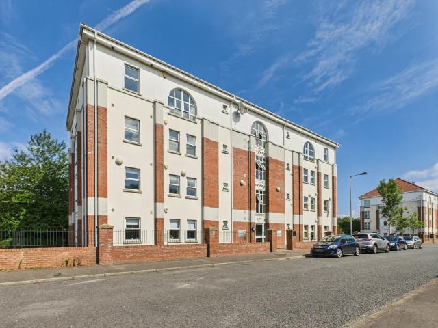 Flat for rent in Belfast, Andersonstown
