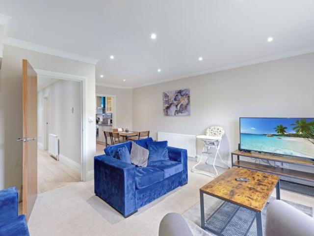Flat for rent in Slough