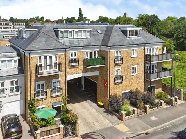 Flat for rent in Burnham, Slough