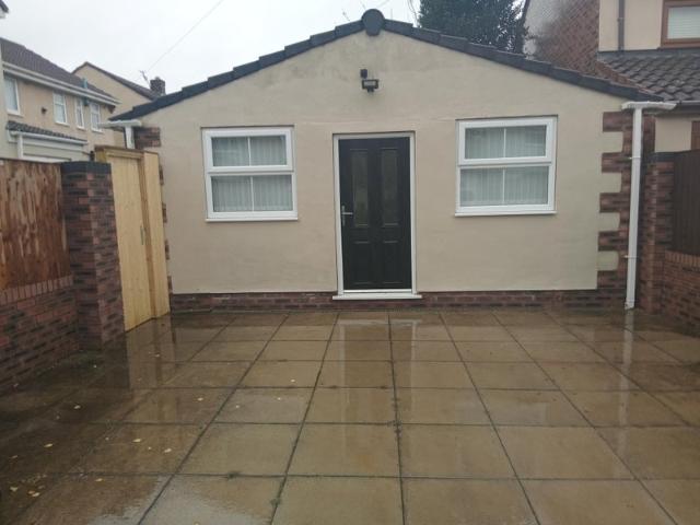 Flat for rent in Lydiate, Sefton