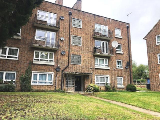 Flat for rent in London Borough of Harrow, Greater London