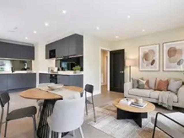 Flat for rent in Stoneleigh, Ewell