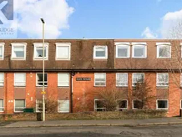 Flat for rent in Stoneleigh, Ewell