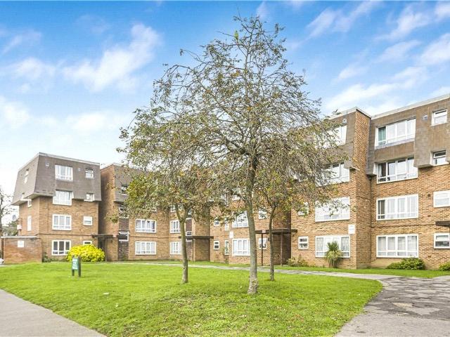 Flat for rent in London Borough of Hounslow, Hanworth