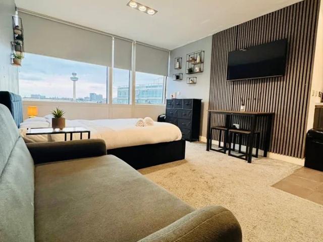 Flat for rent in Waterfront, Calderstones