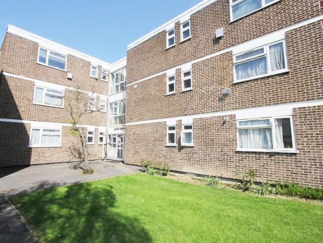 Flat for rent in London Borough of Harrow, Greater London