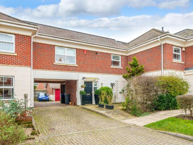 Flat for rent in Dettingen Park, Deepcut