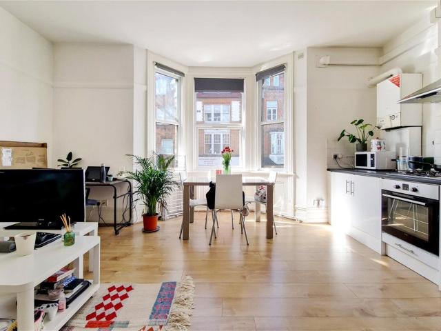 Flat for rent in Streatham, Greater London