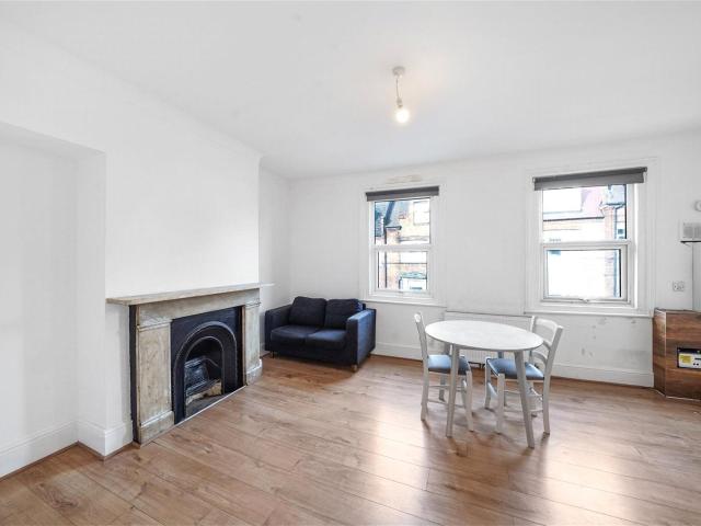 Flat for rent in Streatham, Greater London