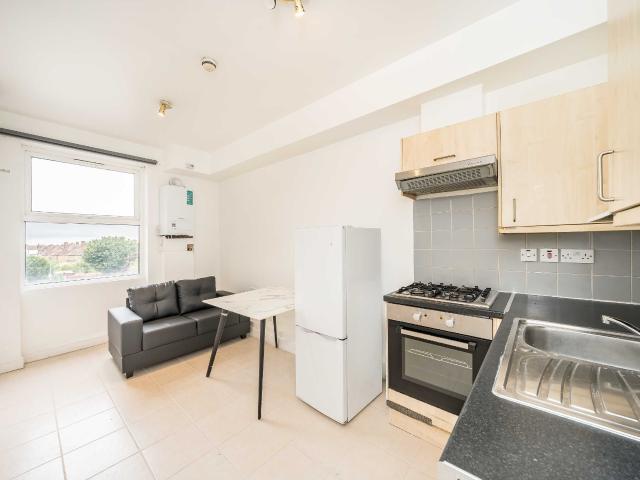 Flat for rent in Streatham, Greater London