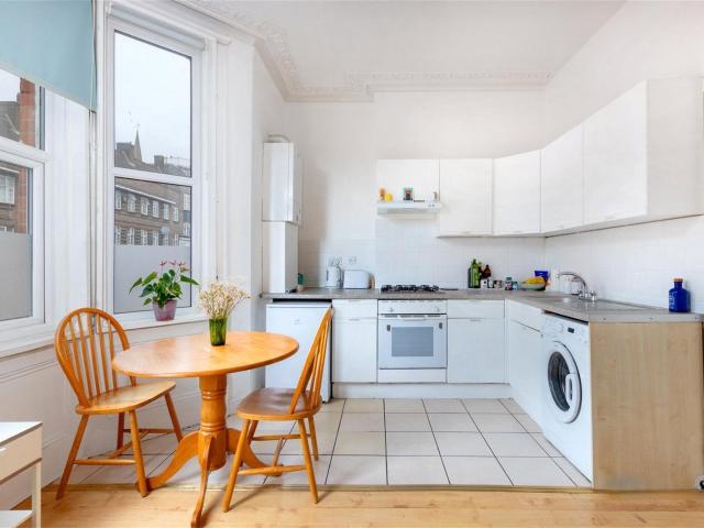 Flat for rent in Streatham, Greater London