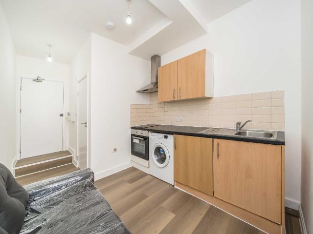 Flat for rent in Streatham, Greater London