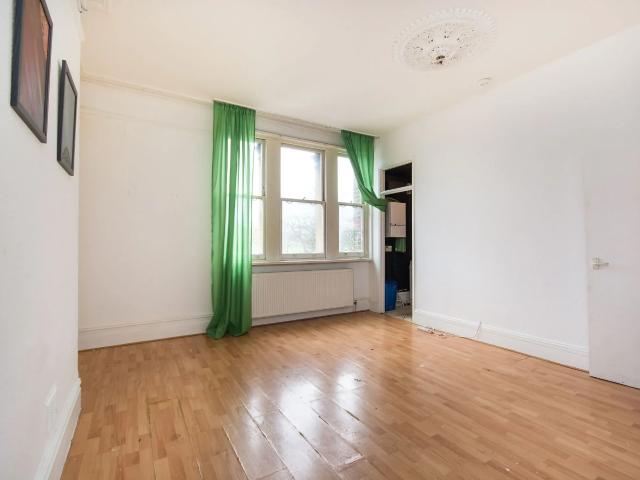 Flat for rent in Streatham, Greater London