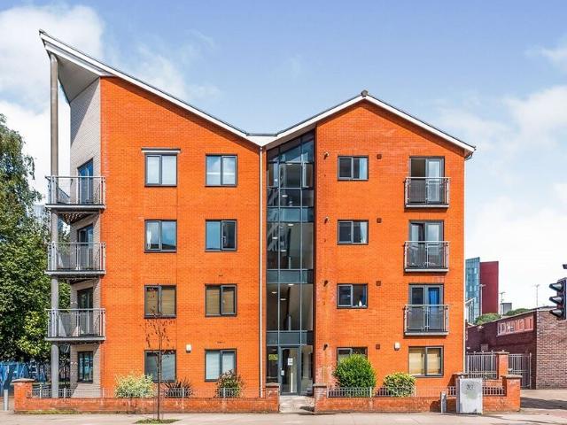 Flat for rent in Hulme, Georgia