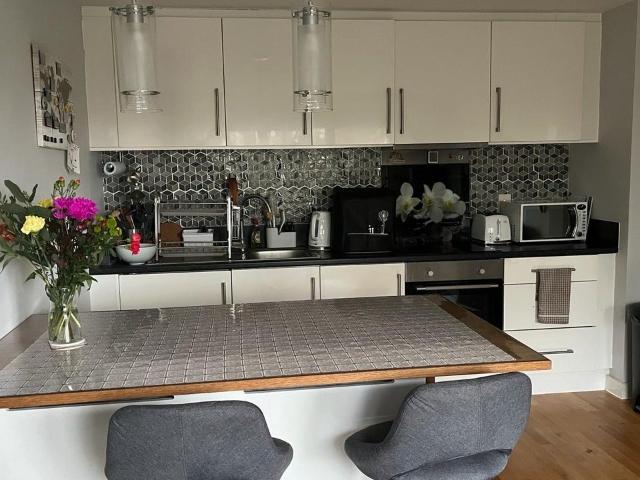 Flat for rent in London Borough of Ealing, Greater London