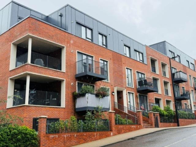 Apartment for rent in Daws Hill, Cressex
