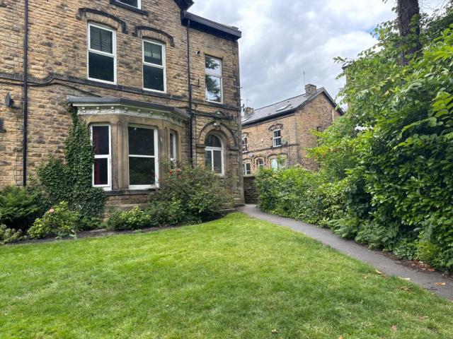 Flat for rent in Broomhill, South Yorkshire
