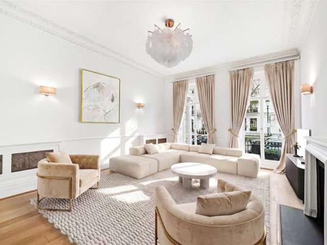 Flat for rent in Brompton, Greater London