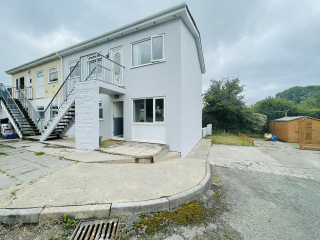 Flat for rent in Pentlepoir, Wales