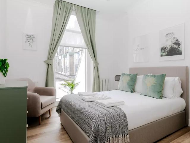 Flat for rent in Paddington, Greater London